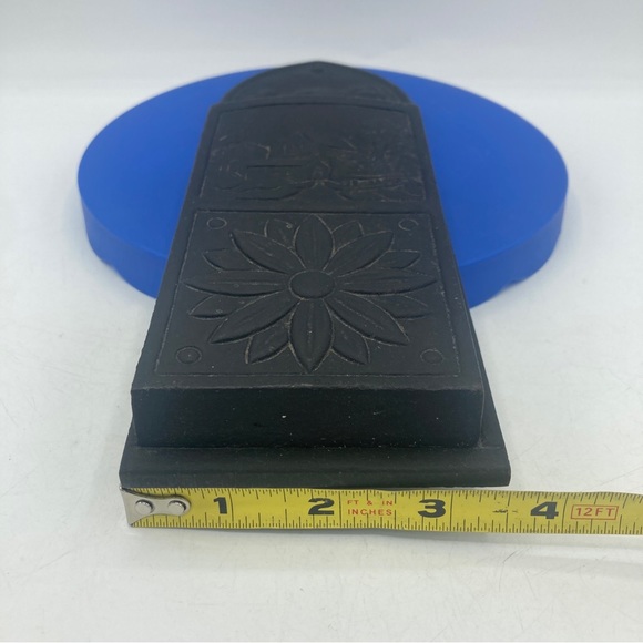 Vintage Cast Iron Wall Pocket Flower Farm Decor Cottage Pen Holder Daisy - Picture 8 of 8